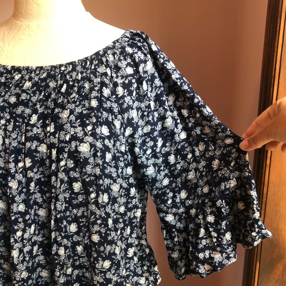 Ralph Lauren High Low Hem, Boho flowy, navy, floral top, size M - Picture 3 of 9